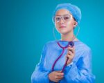 Poznaj 4 specjalności medyczne, w których jest najwięcej ofert pracy